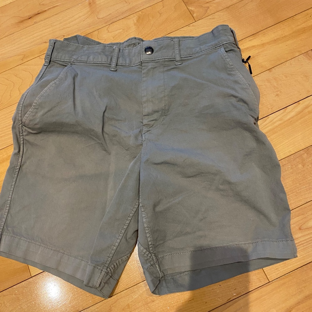 American Eagle - Waist size 30 cargo shorts